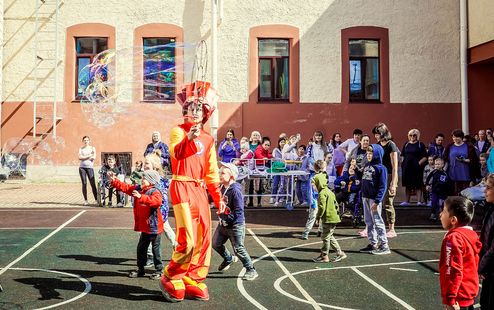 Поздравляем с Международным днём защиты детей!