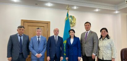 Министр здравоохранения Казахстана Ажар Гиният и Сергей Виссарионов