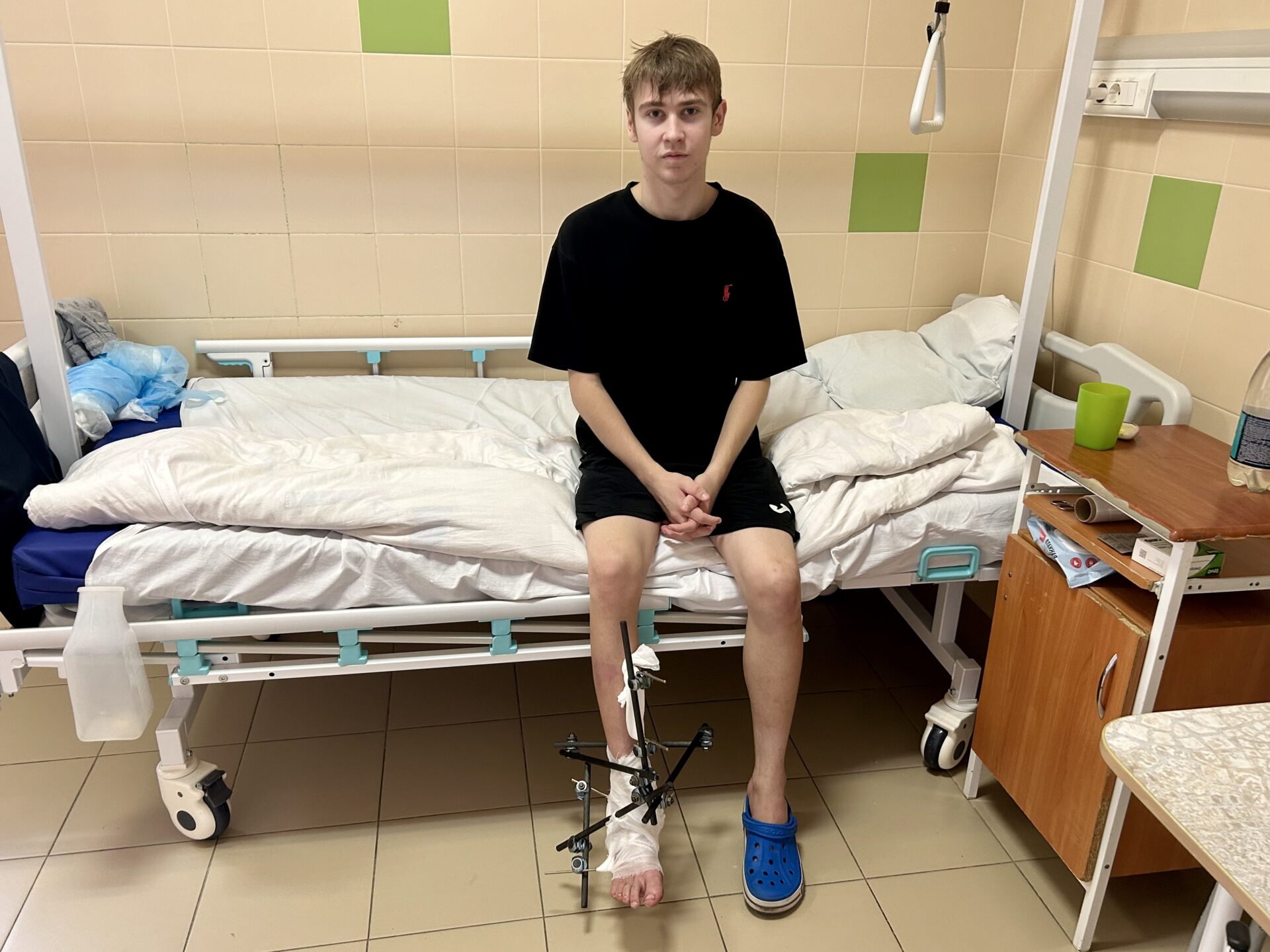 Незаживающая рана и угроза потери ноги: как специалисты НМИЦ детской травматологии и ортопедии имени Г. И. Турнера Минздрава России восстановили пятку юноше, пострадавшему в ДТП